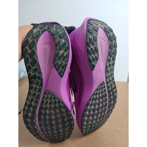 USED Nike Mens Running Shoes Hyper Violet/Vivid Grape/Beyond Pink/Black-Sz 11.5